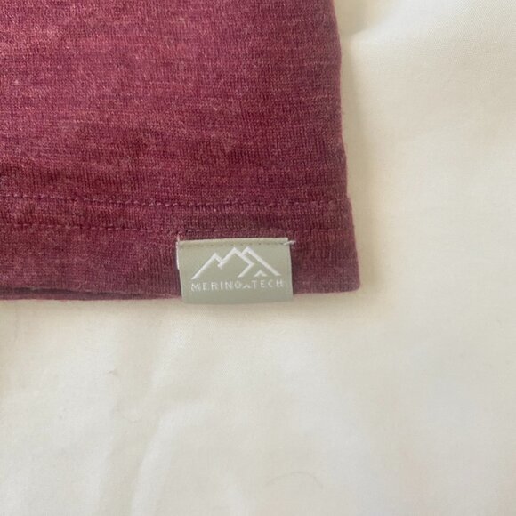 Burgundy Merinotech Womens Short sleeve t-shirt size Medium - Picture 4 of 7